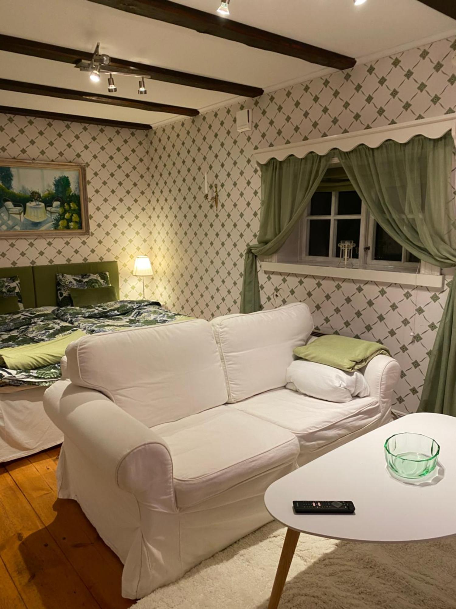 Brunstorpsgard Braenneriet Villa ฮุสค์วาร์นา ภายนอก รูปภาพ